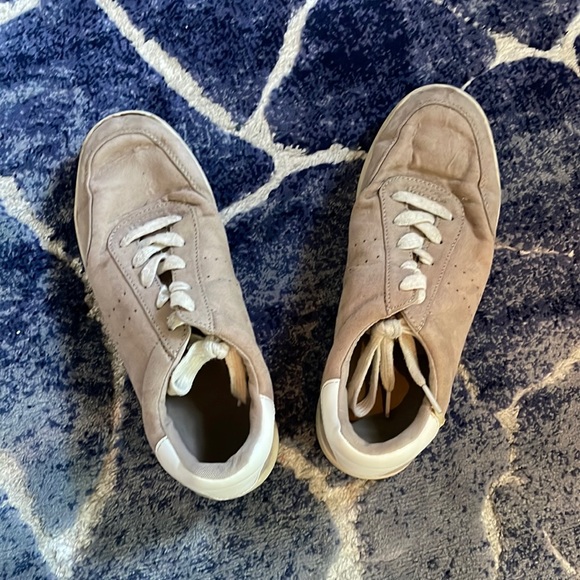 Shoes - Picture 1 of 2